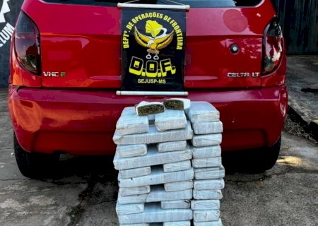 Nervosismo e versões contraditórias levam apreensão de 64 kg de maconha