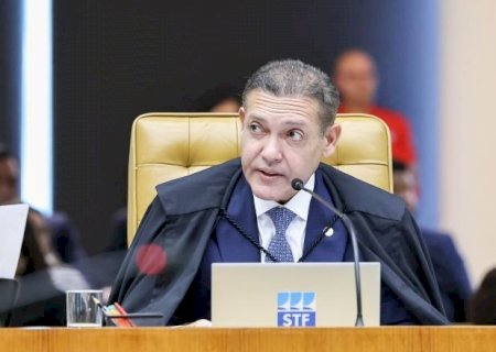 Nunes Marques arquiva ação de Bolsonaro contra Lula e Gleisi no STF
