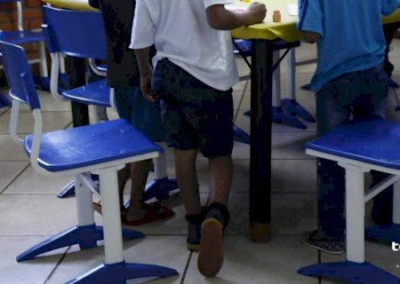 Professores concursados vivem de 'promessas' e cobram convocação em Campo Grande