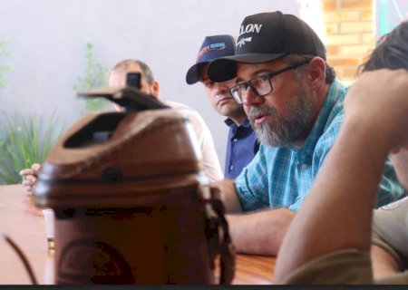 Michelle posta pesquisa com Pollon na frente e reforça candidatura de deputado ao Senado