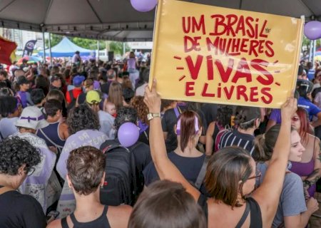 Órfãos de vítimas de feminicídio terão direito a pensão do INSS
