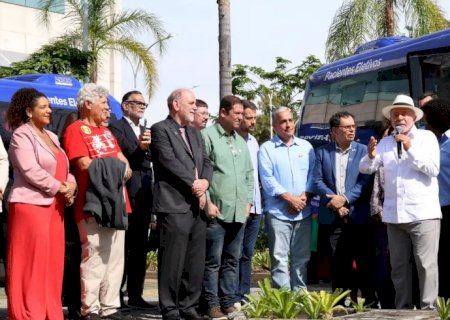Lula pede que governador do RJ trabalhe para prender milicianos