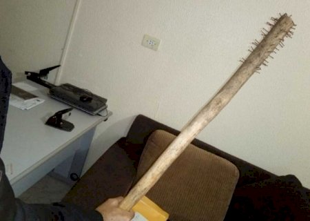 Briga por desacordo comercial termina com jovem espancado a pauladas e socorrido em estado grave