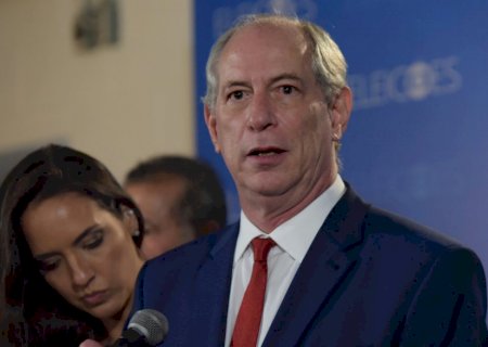 Ciro Gomes desiste de concorrer à Presidência em 2026