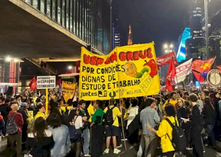 Ato de alunos da USP cobra diálogo com reitoria