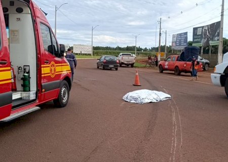 Mulher morta em acidente envolvendo carreta e moto é identificada
