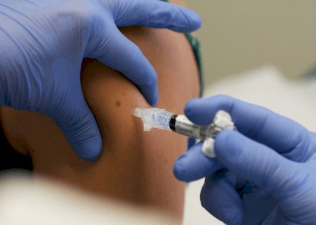 Pacientes recebem água destilada no lugar de vacina da gripe em cidade de MG