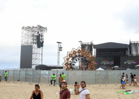 Bombeiros fazem última vistoria em estruturas para show de Shakira