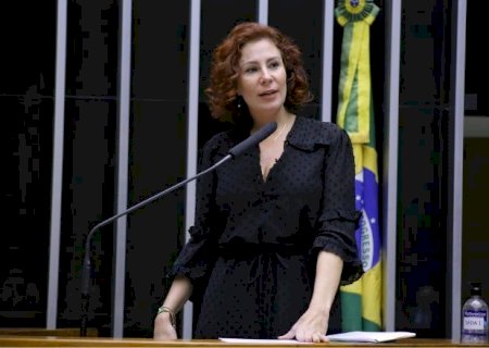 Justiça da Itália nega extradição de Carla Zambelli, diz advogado