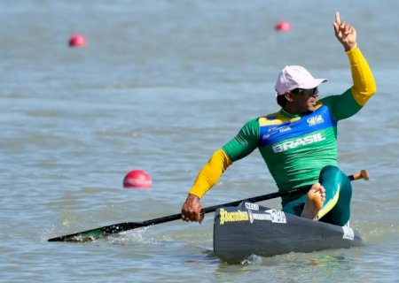 Isaquias Queiroz é prata na Copa do Mundo de Canoagem na Hungria