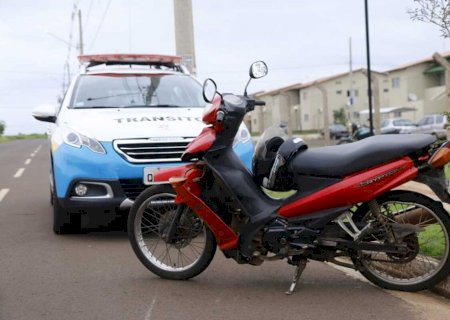 Dupla armada rouba moto de adolescente na Nhanhá