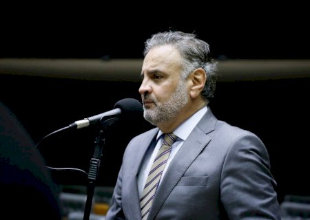 PSDB de SP anuncia apoio à pré-candidatura de Aécio Neves como presidente da República