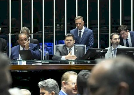Dosimetria: Alcolumbre promulga lei que beneficia condenados pelo 8/1
