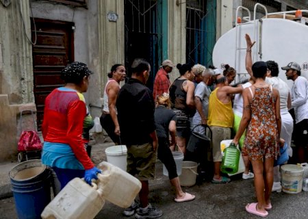 EUA oferecem US$ 100 mi a Cuba; Havana acusa Washington de crueldade
