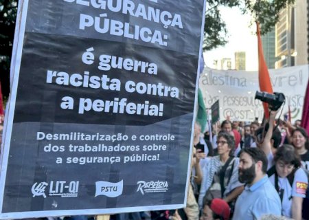 Cordão da Mentira faz ato na Paulista para lembrar Crimes de Maio