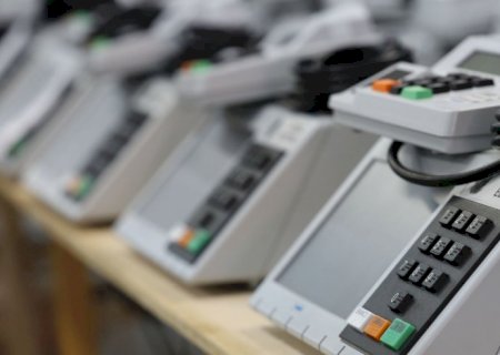 Presidente do TSE cria comissão para combater IA ilegal nas eleições