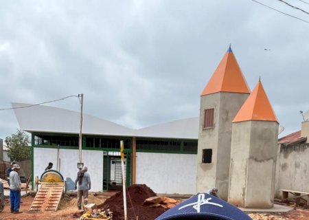 Vereador Adriano Martins visita obra da Biblioteca do Conhecimento em Itaporã, que já é motivo de orgulho para a população