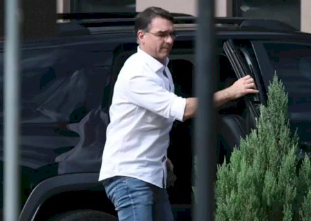 Flávio Bolsonaro visitou Vorcaro na véspera de ser anunciado presidenciável