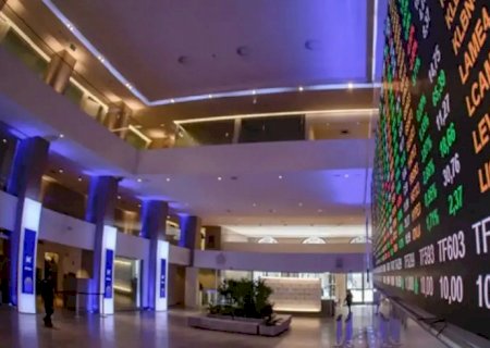 Bolsa cai mais de 2% e atinge menor nível desde o fim de março
