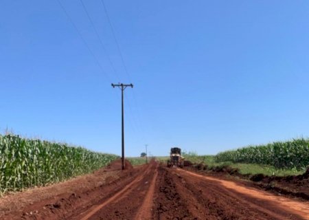 Prefeitura de Itaporã realiza manutenção em trecho do Ramal 14 na região do Pé de Jaca