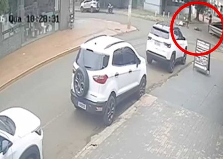Câmeras de segurança registram acidente que matou idosa atropelada em Dourados (vídeo)
