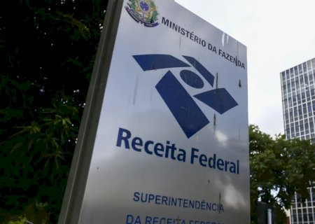Receita paga nesta terça maior lote de restituição do IR da história