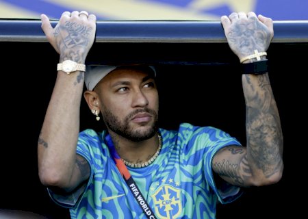 Felipe Melo mostra apreensão com demora em retorno de Neymar: "Começa a me preocupar"