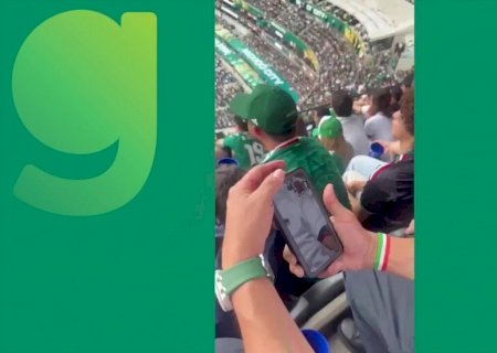 Torcedor leva bebida disfarçada para jogo da Copa e viraliza nas redes; veja vídeo