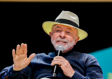 Lula diz que não foi para evitar ideia de 'tirar proveito político' da fé
