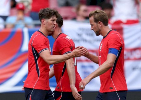 Técnico da Inglaterra critica postura de jogadores em amistoso: "Freestyle demais"