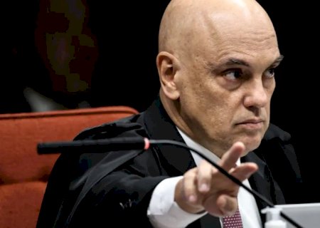 Moraes pede parecer da PGR sobre apreensão de arma de Bolsonaro