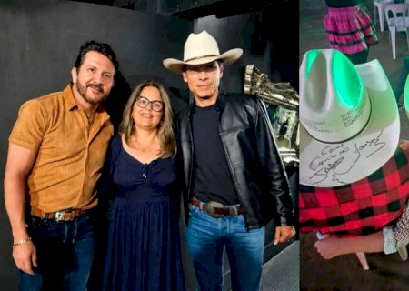 Chapéus autografados por Jads & Jadson viram ajuda para pacientes com câncer