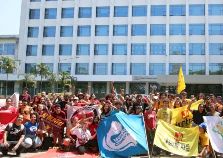 Estudantes encerram greve de quase dois meses na USP