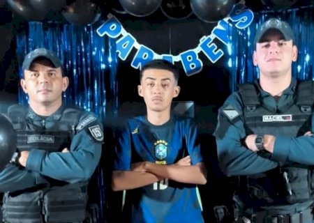 Rio Brilhante - Fã da Polícia Militar, João Vitor ganha surpresa dos heróis no seu aniversário