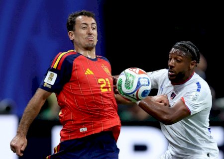 Jogador da Espanha não toca na bola nos primeiros 30 minutos e quebra recorde que durava 60 anos