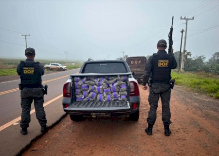 "Estou carregado", diz motorista antes de polícia encontrar 685 quilos de drogas