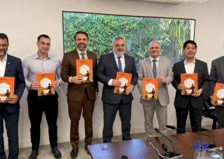 Aprosoja e entidades lançam cartilha de uso de drones de pulverização