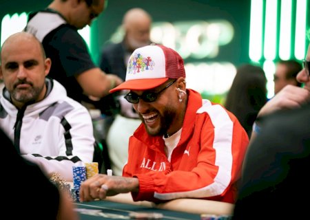 Neymar publica fotos em torneio de poker: "A vida é uma piada"