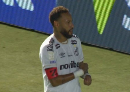 Neymar simula jogo de cartas ao comemorar gol do Santos contra a Chapecoense