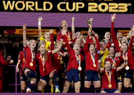 Finalista da Copa masculina, Espanha pode "unificar" títulos mundiais