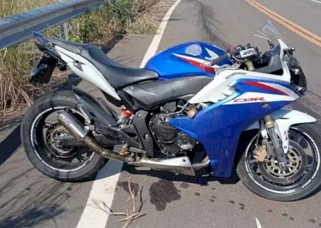 Homem morre após bater moto de alta cilindrada em proteção de estrada em MS
