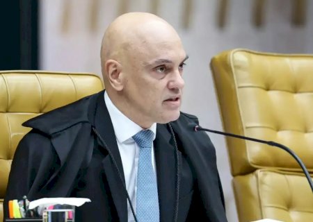 Por ordem de Moraes, PF faz busca por armas na casa de Bolsonaro