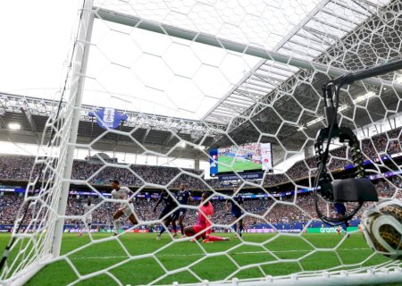 Jogo entre Inglaterra e França é o quinto com maior número de gols da história das Copas