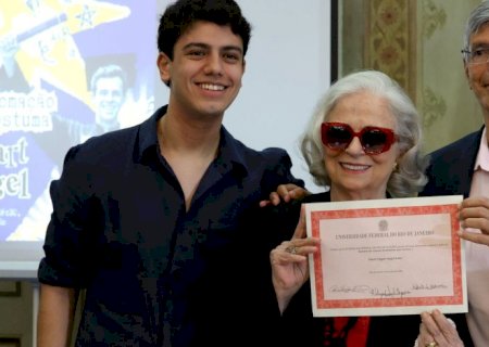 UFRJ dá diploma 55 anos depois da morte de Stuart Angel