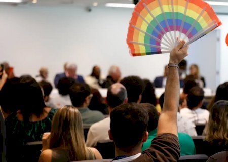 Governo diz que vai acertar salários do programa Rio Sem LGBTIfobia