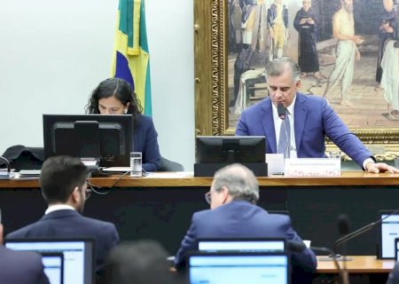 CCJ da Câmara aprova fim da aposentadoria como punição para juízes