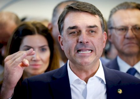 Flávio Bolsonaro: PP e União Brasil recuam de apoio presidencial