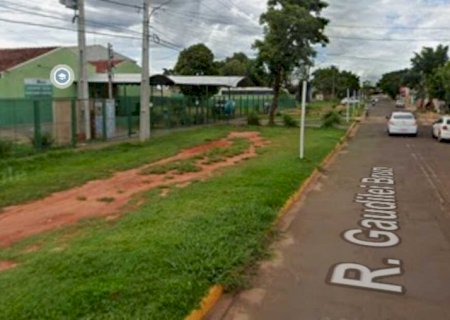 Professor leva pior e apanha ao separar briga de alunos em escola do Iracy Coelho