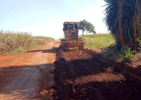 Prefeitura de Itaporã recupera 5 Km da ITA-91 na região do Morro da Balança