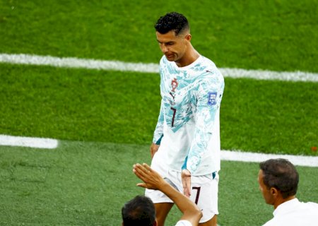 Substituído, Cristiano Ronaldo sai de campo com cara fechada em Portugal x Croácia; web reage